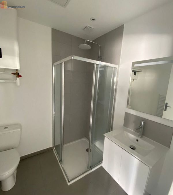Studio meublé 23m² Saint-Étienne 42000 - Meublé, DPE D - Photo 7