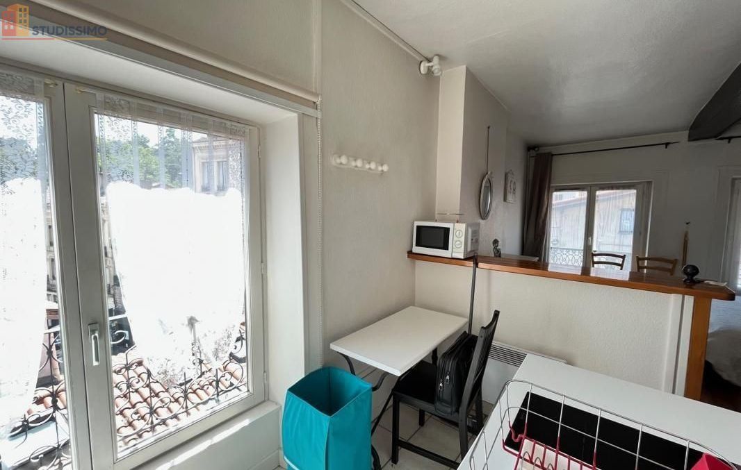 Studio meublé 25m² Saint-Étienne 42000 - Meublé, 3e étage - Photo 3