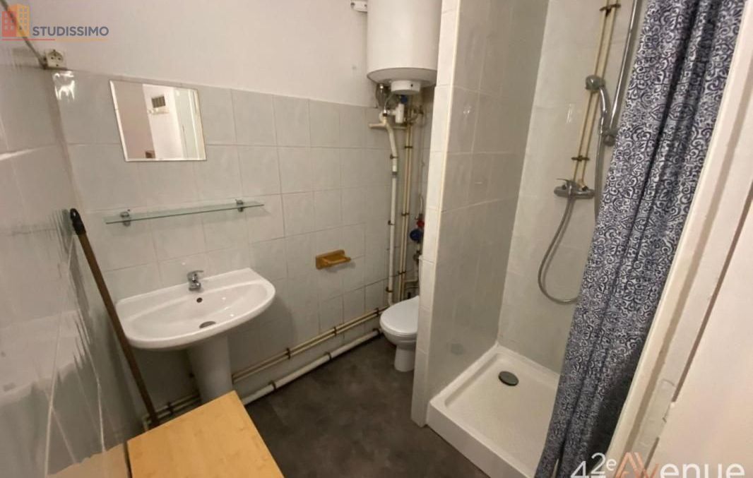 Studio 27m² Saint-Étienne 42000 - Meublé, dernier étage - Photo 2