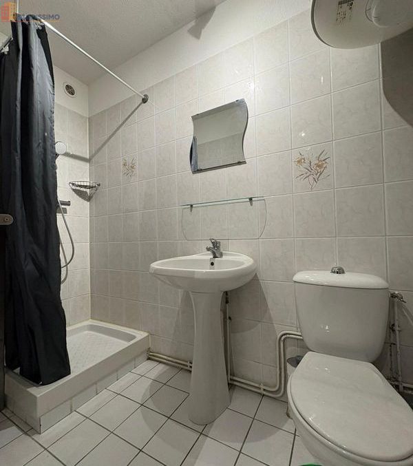 Studio meublé 33m² Saint-Étienne 42000 - Meublé, DPE D - Photo 11
