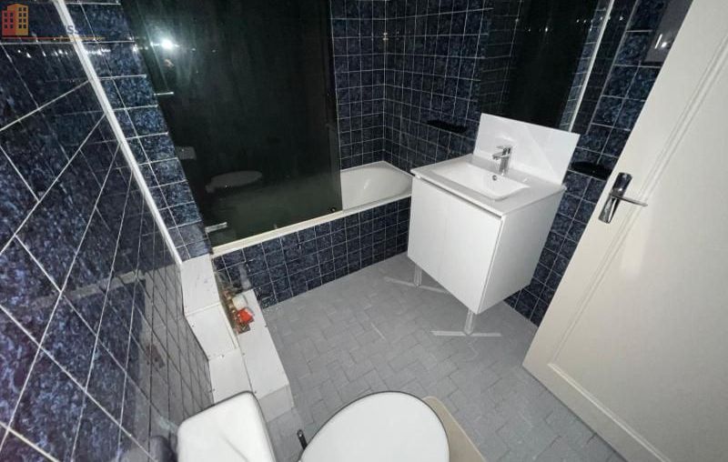 Studio 21m² Saint-Étienne 42000 - Meublé, 5e étage - Photo 1