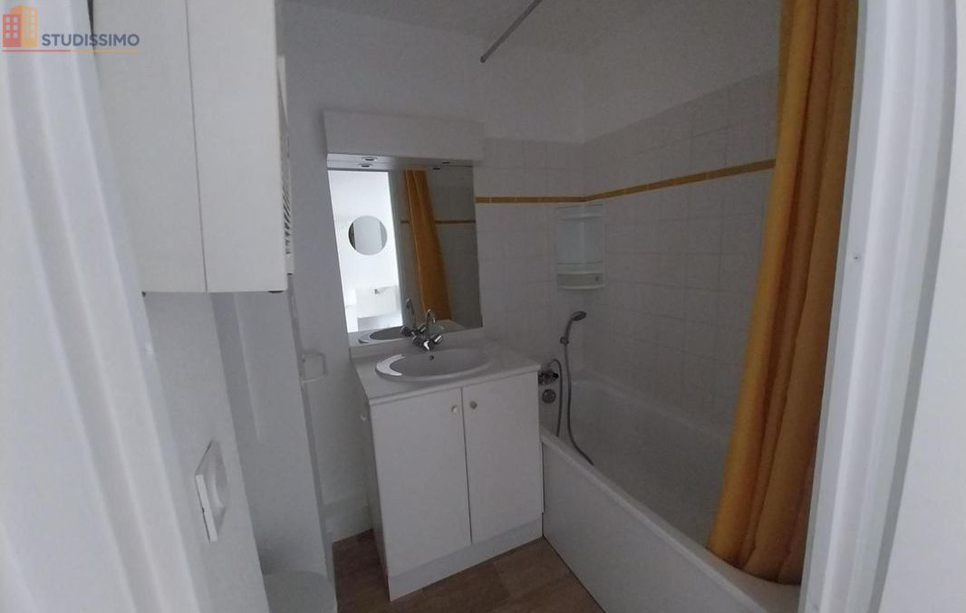 Studio 20m² Saint-Étienne 42000 - Meublé, 4e étage - Photo 4