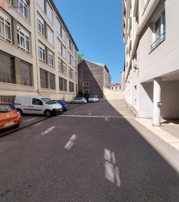Studio 20m² Saint-Étienne 42000 - Meublé, 4e étage - Photo 2
