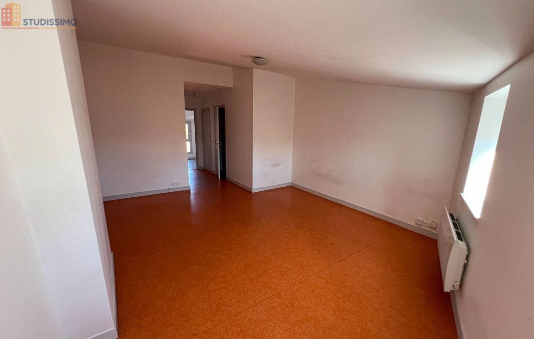 Studio 31m² Roanne 42300 - Dernier étage, lumineux - Photo 1