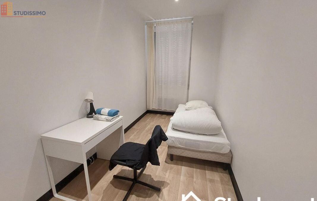Studio 9m² Saint-Étienne 42000 - Meublé, au 2e étage - Photo 1