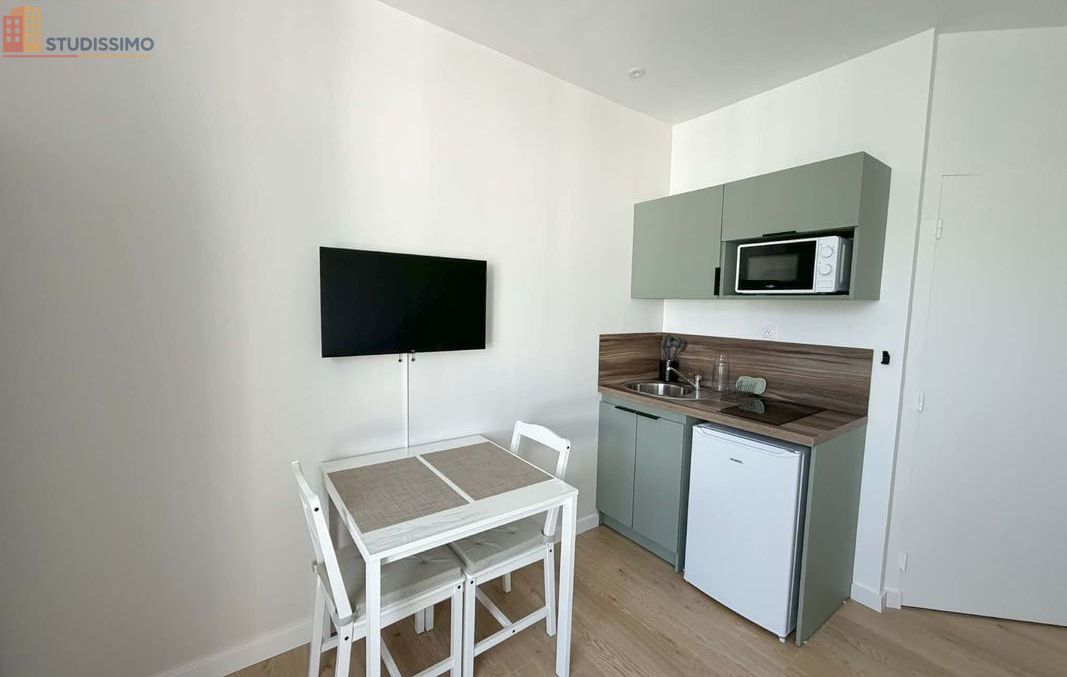 Studio 20m² Saint-Étienne 42100 - Meublé, dernier étage - Photo 4