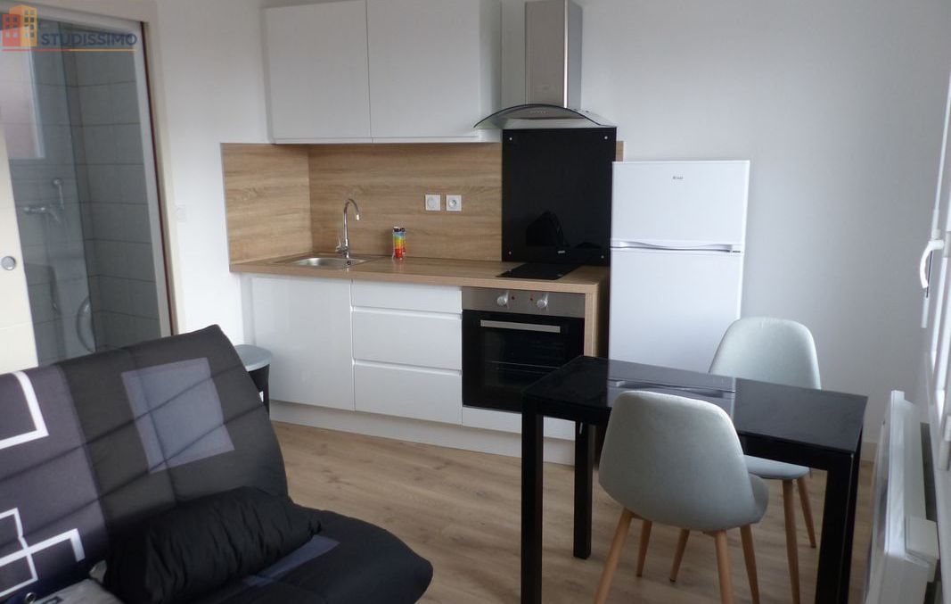 Studio meublé 18m² Roanne - Meublé, 2ème étage - Photo 2