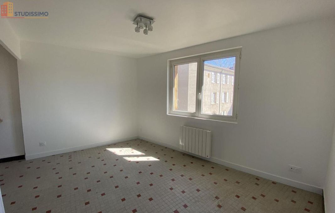 Studio 29m² Montbrison - 2e étage, DPE D - Photo 11