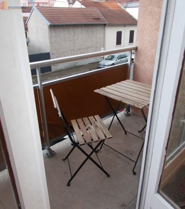 Studio 17m² Riorges 42153 - Meublé, balcon - Photo 1