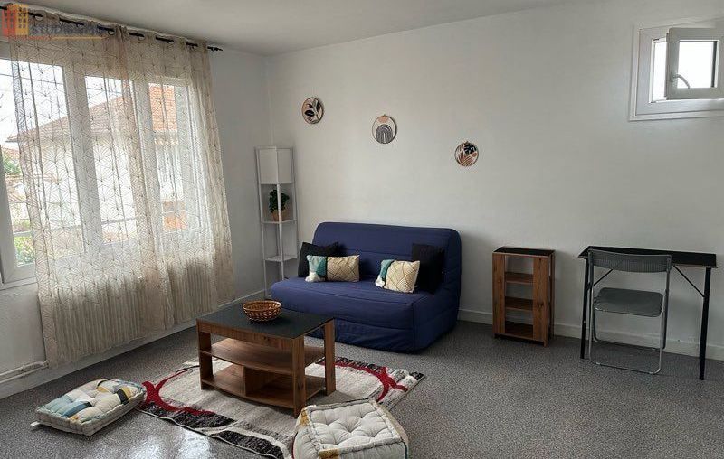 Studio à Riorges