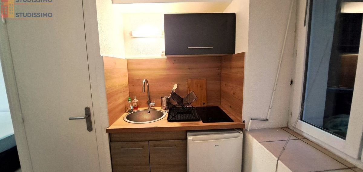 Studio meublé 22m² Saint-Étienne 42000 - Lumineux, refait à neuf - Photo 2