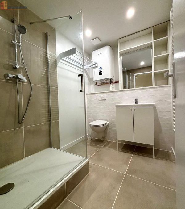 Studio meublé 24m² Saint-Étienne centre - Refait à neuf, idéal étudiant - Photo 3