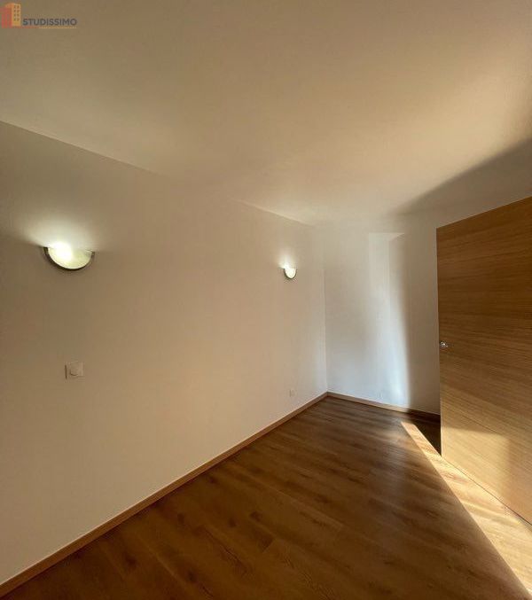 Studio 45m² Roanne - Sans caractéristique précisë - Photo 3