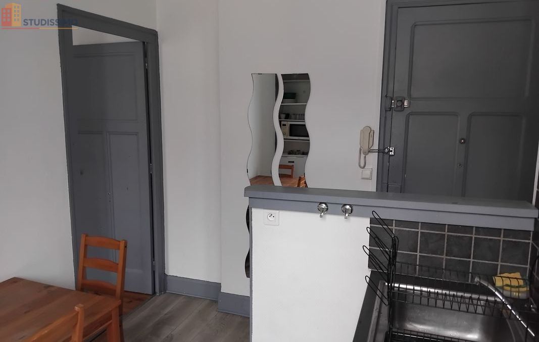 Studio meublé 30m² Saint-Étienne 42000 - Lumineux, 3e étage - Photo 5