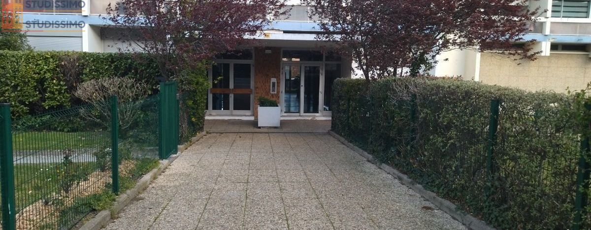 Studio meublé 33m² Saint-Étienne 42000 - 8e étage, lumineux - Photo 2