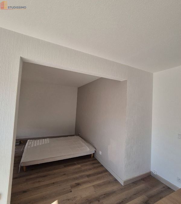 Studio meublé 33m² Saint-Étienne 42000 - 8e étage, lumineux - Photo 1