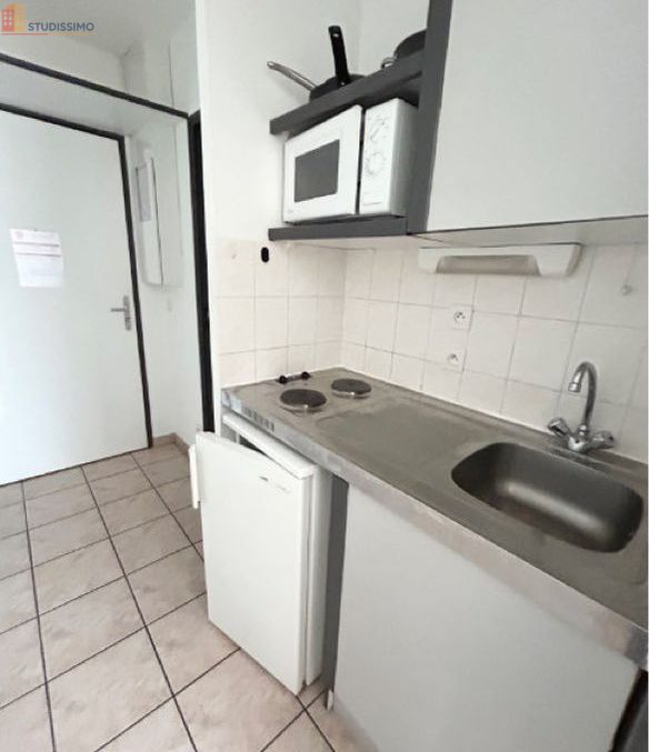 Studio meublé 18m² Saint-Étienne 42100 - Meublé, dernier étage - Photo 7