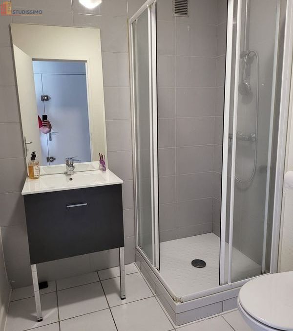 Studio meublé 28m² Saint-Étienne 42100 - Étage élevé, lumineux - Photo 1