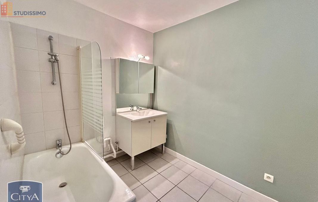 Studio 32m² Saint-Étienne 42100 - Photo 1