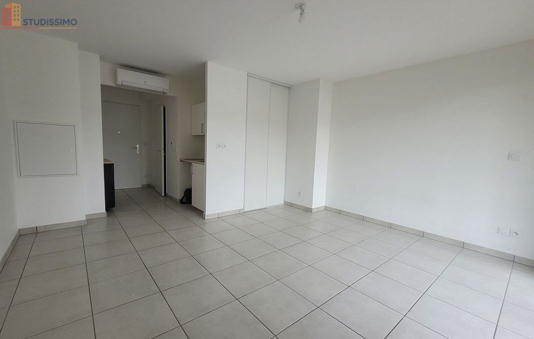 Studio 28m² Saint-Étienne 42000 - Balcon, garage - Photo 2