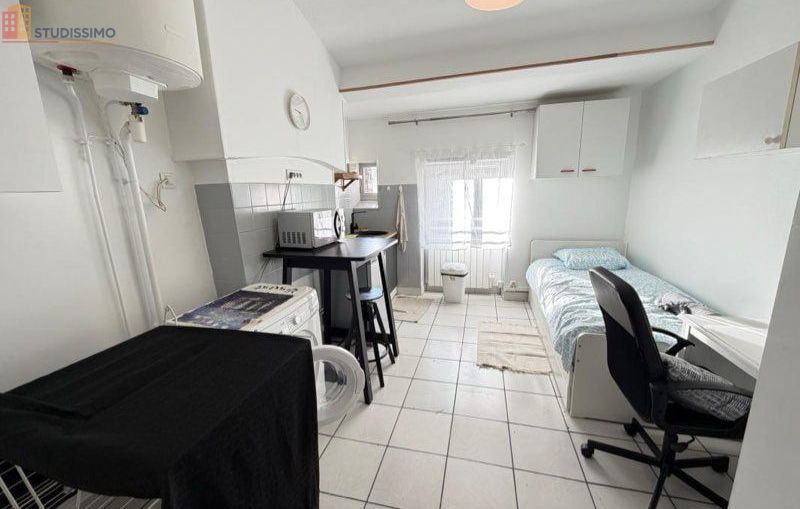 Studio meublé 17m² Saint-Étienne 42100 - Meublé, dernier étage - Photo 1