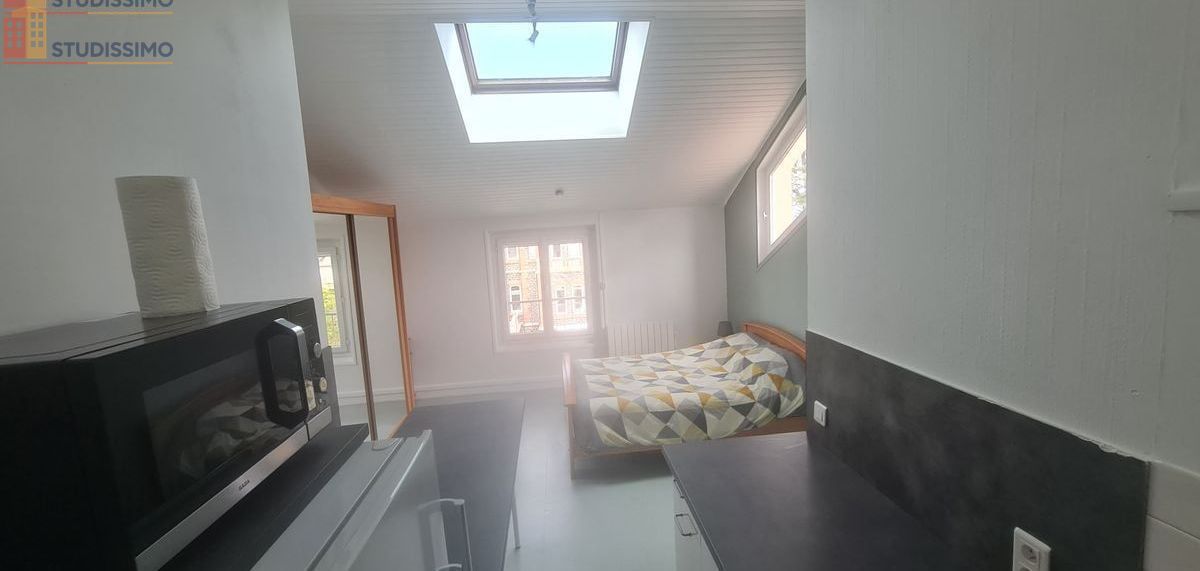 Studio meublé 24m² Yssingeaux - Plein centre, parking - Photo 5