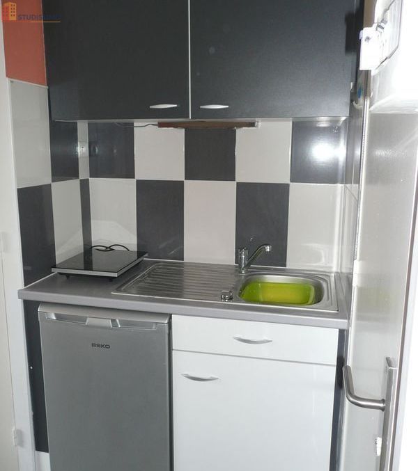 Studio meublé 18m² Le Puy-en-Velay - Calme, vue, parking - Photo 1