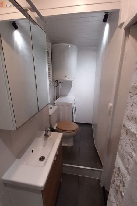 Studio meublé 21m² Nantes centre Bouffay - Vue dégagée, meublé - Photo 2