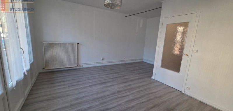 Studio 27m² Orléans - (aucune caractéristique) - Photo 7