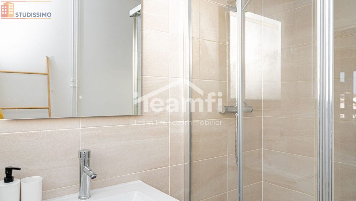 Studio meublé 10m² Fleury-les-Aubrais - Meublé, 2e étage - Photo 2