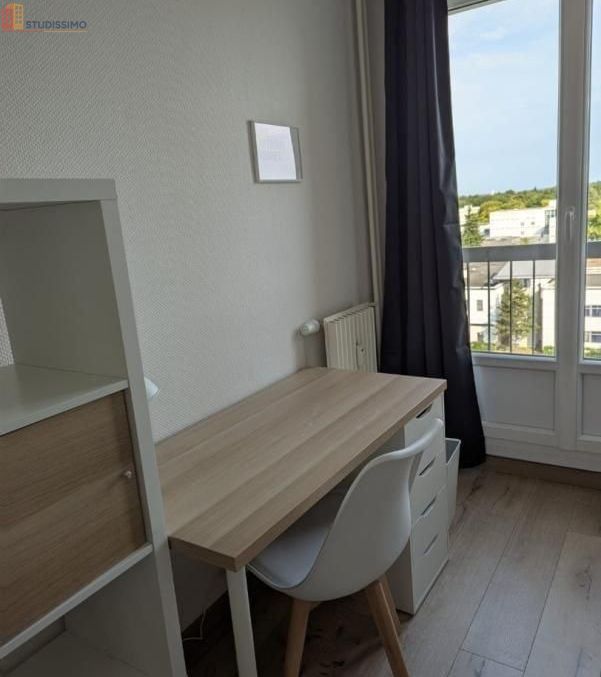 Studio meublé 9m² Orléans 45100 - Lumineux, 6e étage - Photo 2
