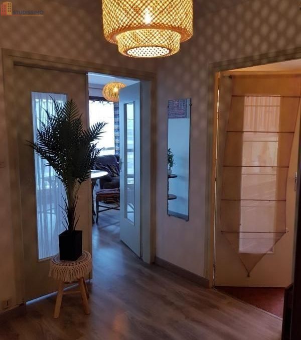 Studio meublé 12m² Orléans 45100 - Vue, dernier étage - Photo 9