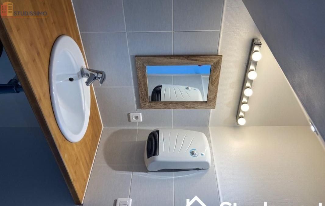 Studio meublé 20m² Nantes centre - Meublé, 2e étage - Photo 2