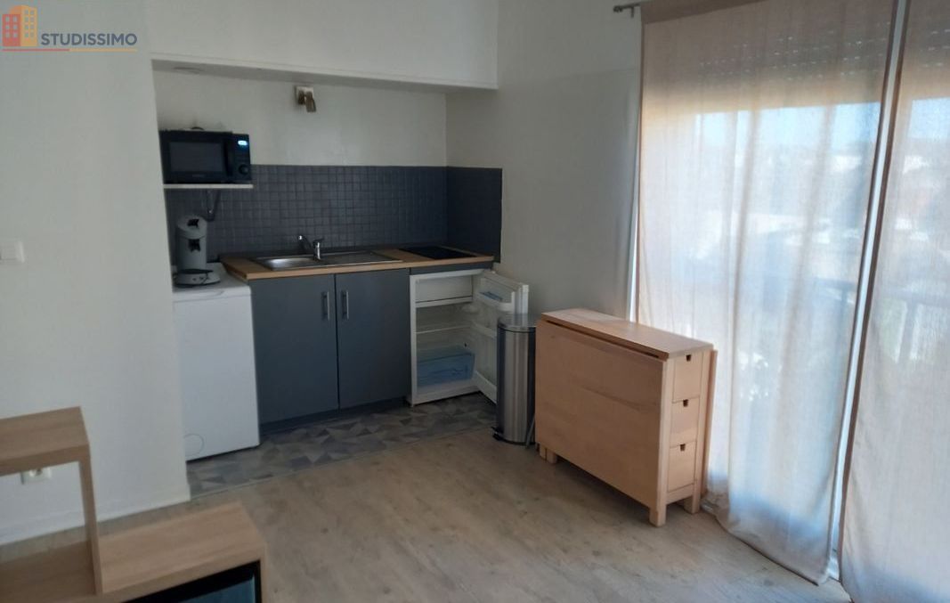 Studio meublé 24m² Agen centre - Meublé, dernier étage - Photo 2