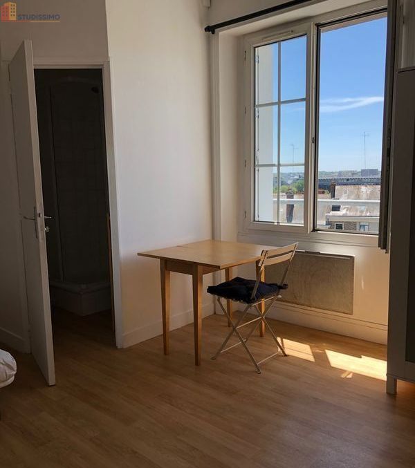 Studio meublé 21m² Nantes centre - Excellent état, dernier étage - Photo 17