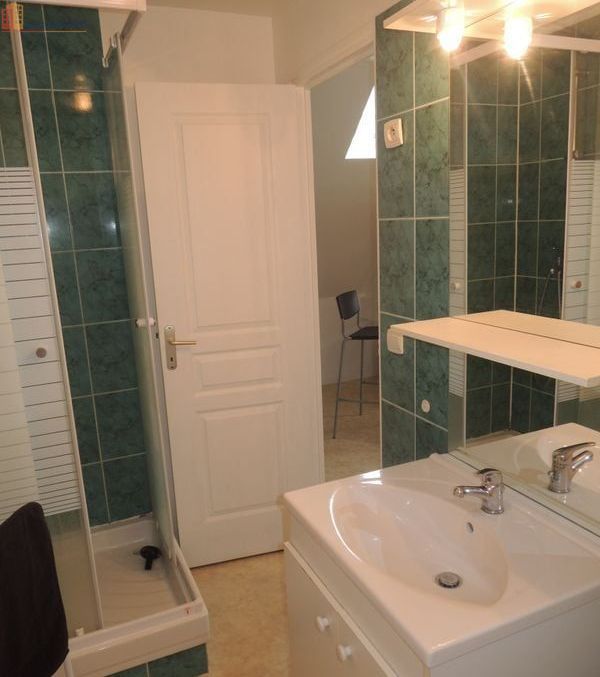 Studio meublé 20m² Orléans centre - Calme, 3e étage - Photo 2