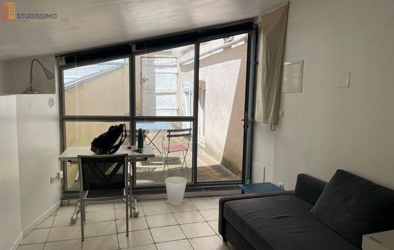Studio meublé 25m² Nantes centre - Cour privative, proche cathédrale - Photo 3