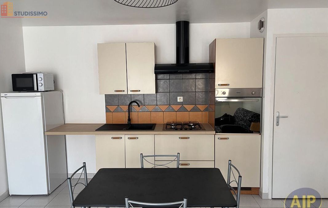 Studio meublé 29m² Cholet - Meublé, DPE D - Photo 4