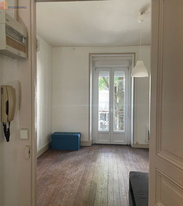 Studio 38m² Nantes centre - Meublé, rue Paul Bellamy - Photo 4