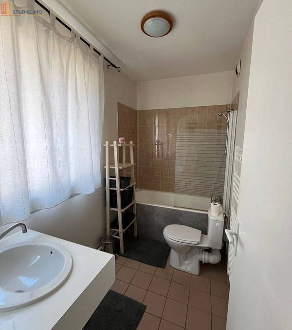 Studio meublé 28m² Nantes centre - Lumineux, 3e étage - Photo 4