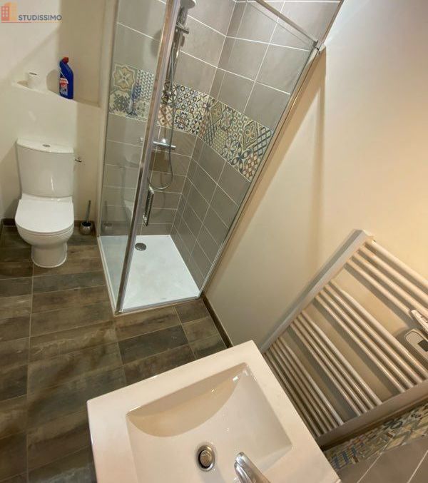 Studio meublé 30m² Gien centre - Meublé, centre-ville - Photo 2