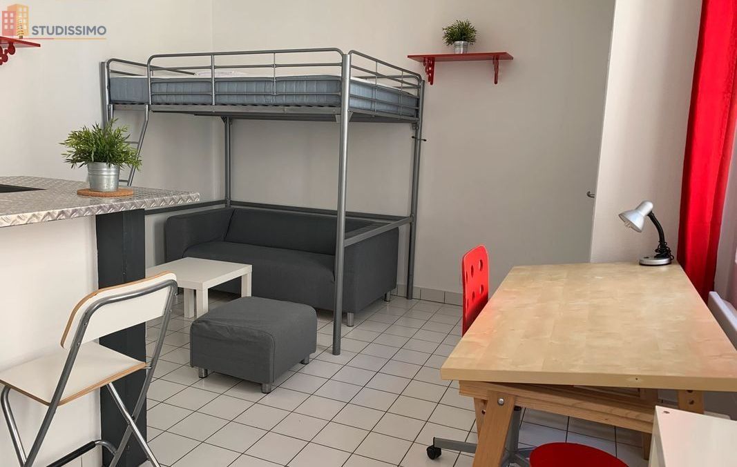 Studio meublé 25m² Nantes centre - Lumineux, dernier étage - Photo 4