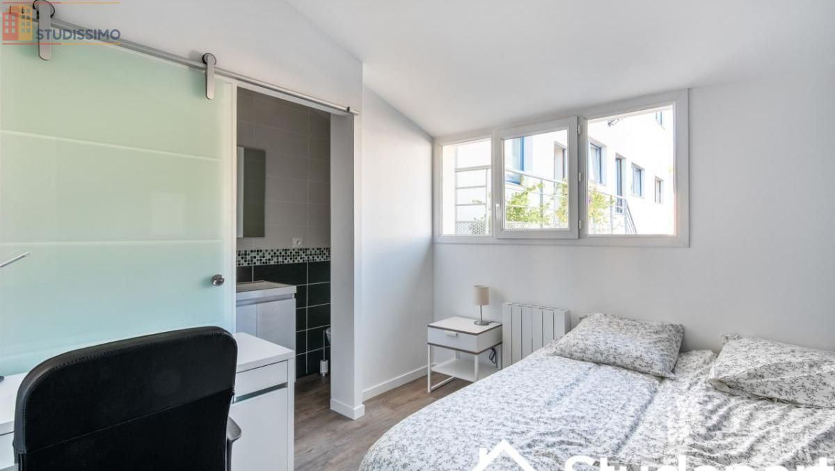 Studio meublé 11m² Angers 49000 - Lumineux, au 1er étage - Photo 2