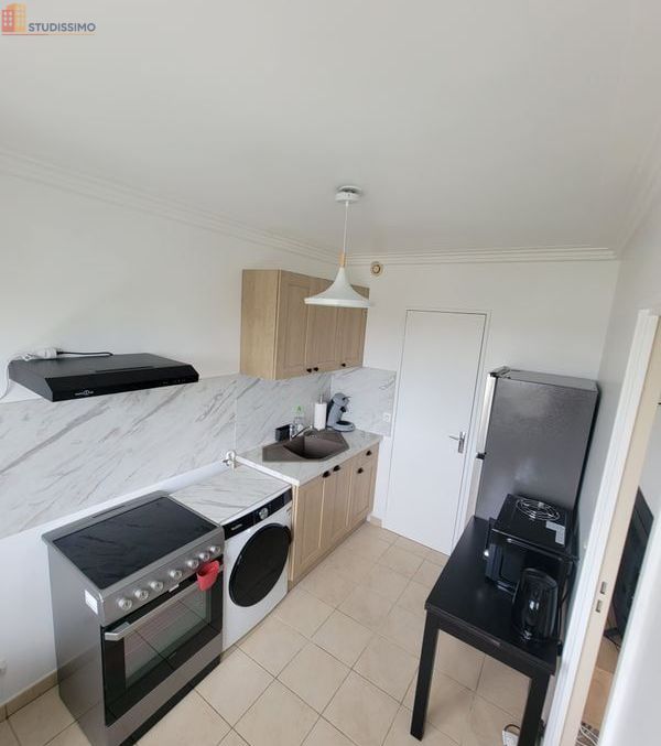 Studio meublé 31m² Fleury-les-Aubrais - Dernier étage, lumineux - Photo 4
