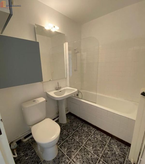 Studio meublé 31m² Olivet - Lumineux, 3e étage - Photo 2