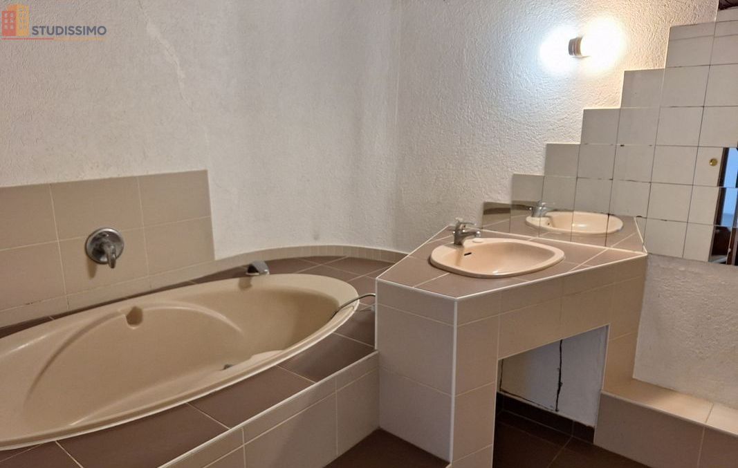 Studio 44m² Nantes centre - Duplex, dernier étage - Photo 9