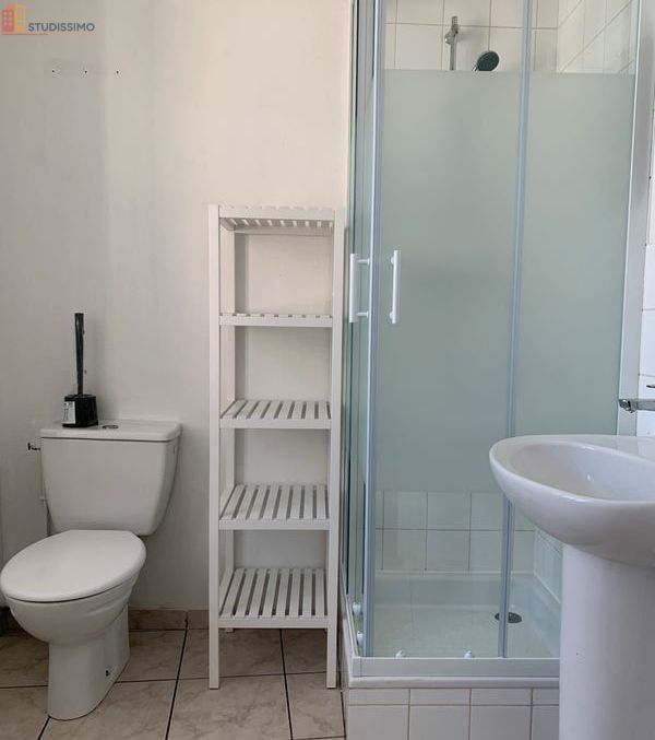 Studio meublé 20m² Nantes centre - Meublé, étage 1/2 - Photo 3