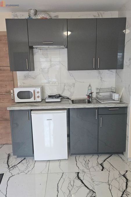 Studio meublé 25m² Nantes centre - Meublé, 1er étage - Photo 5