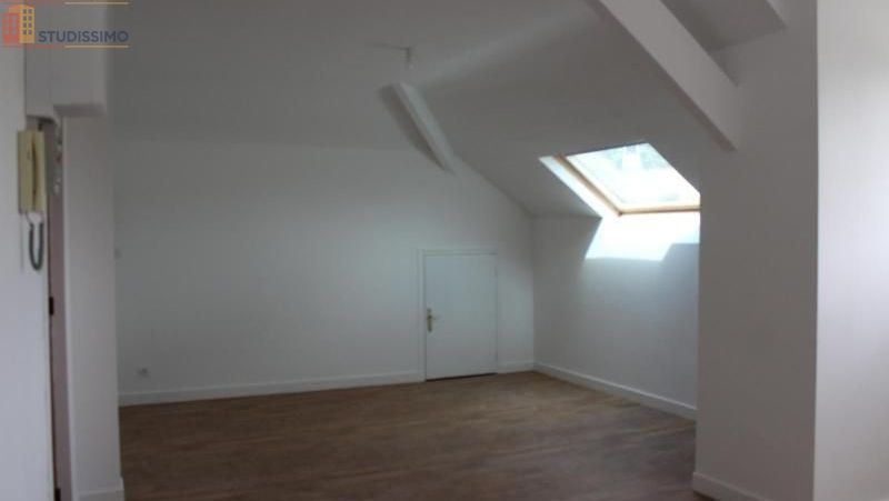Studio meublé 30m² Saumur - Dernier étage, lumineux - Photo 2