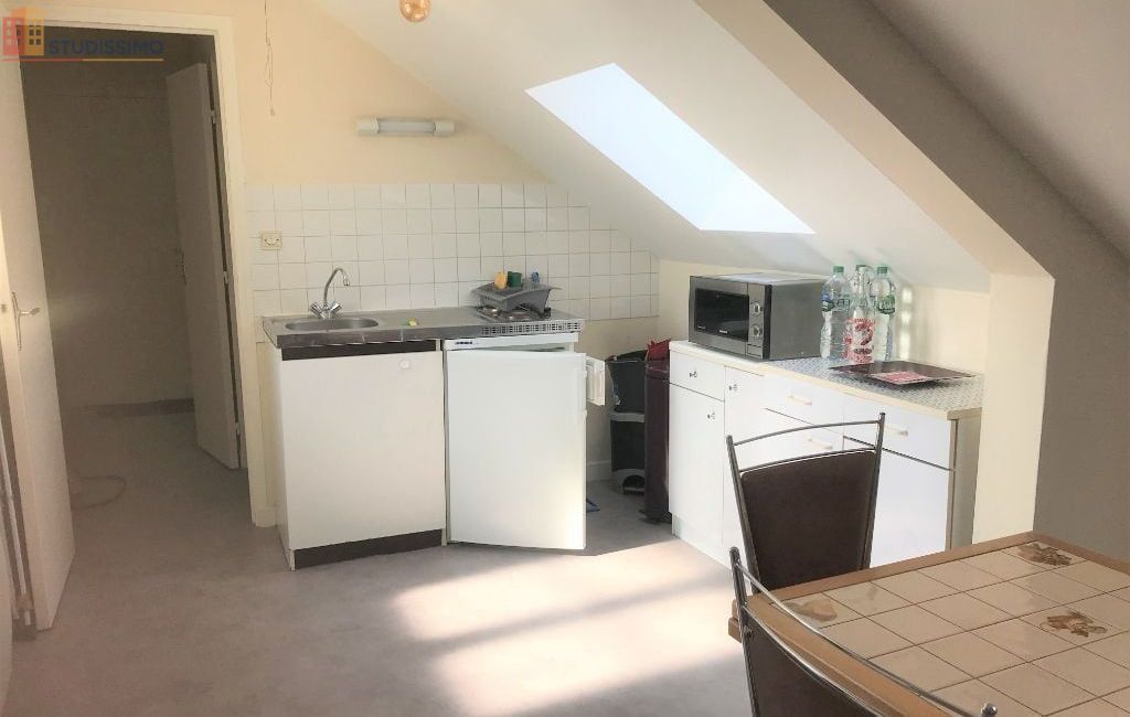 Studio 26m² Cholet - Meublé, dernier étage - Photo 7
